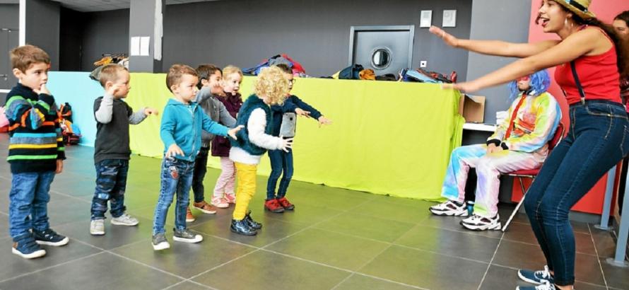 Petite danse avec les mains et les pieds pour se mettre dans l’ambiance. © Le Télégramme